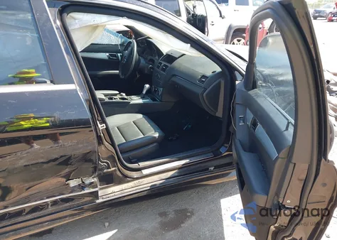 2009 Mercedes-Benz C 300 Luxury/Sport из США, поврежденный, VIN WDDGF54X59F204326